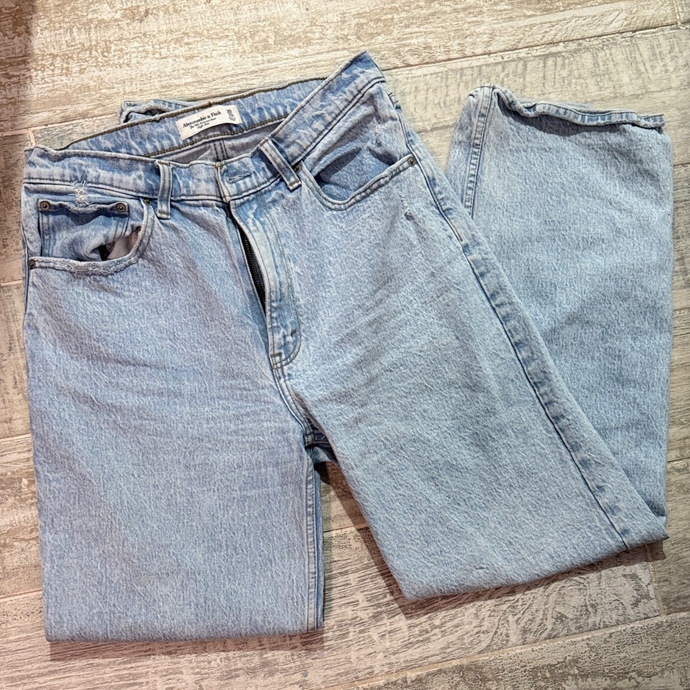 Abercrombie and fitch 90s relaxed curve love high rise jeans